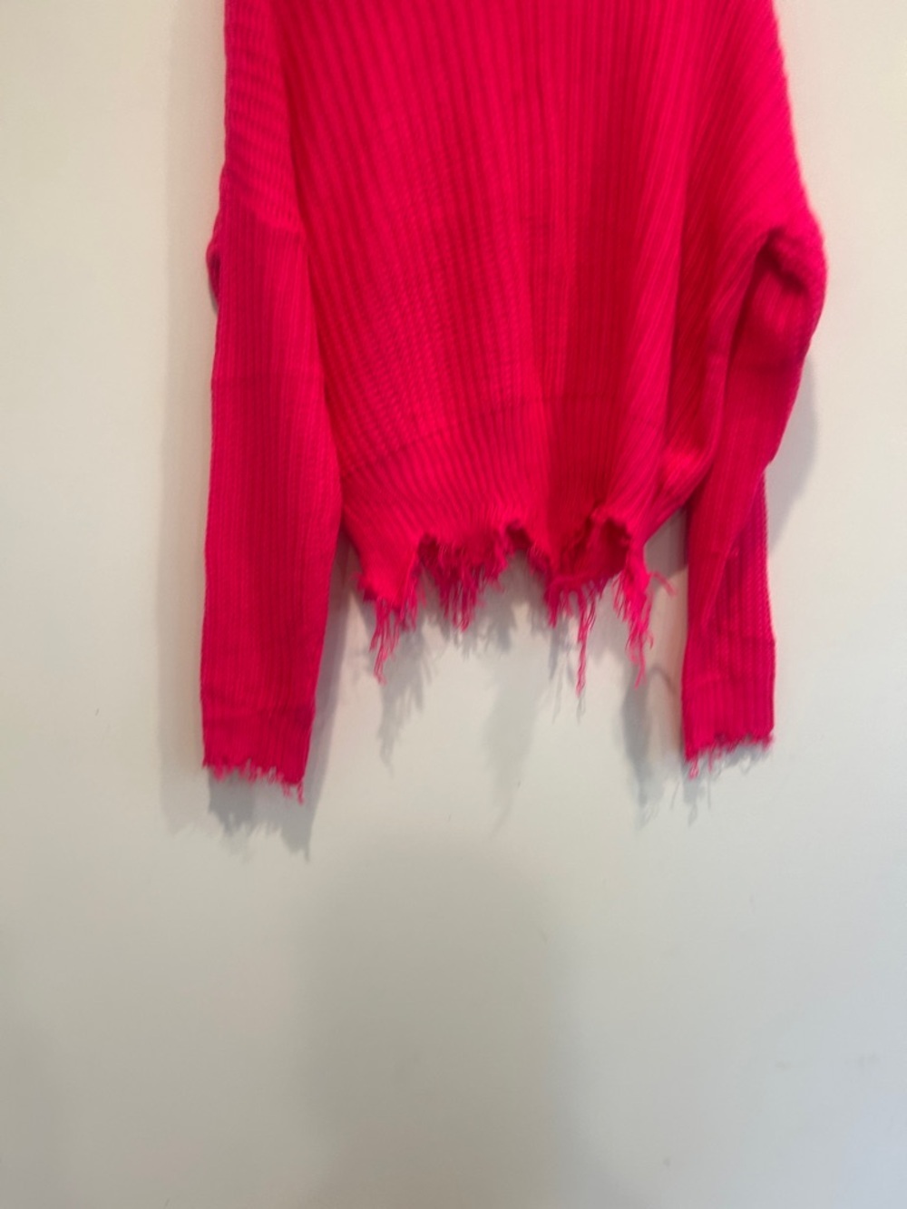 Main strip Hot Pink Star Appliqué V-Neck distressed Sweater Womens medium - Picture 5 of 10